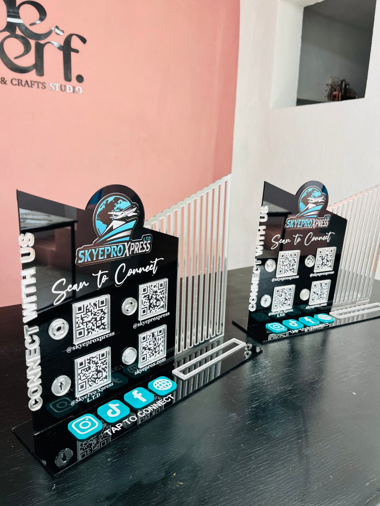 Signature Connect Stand - Image 3